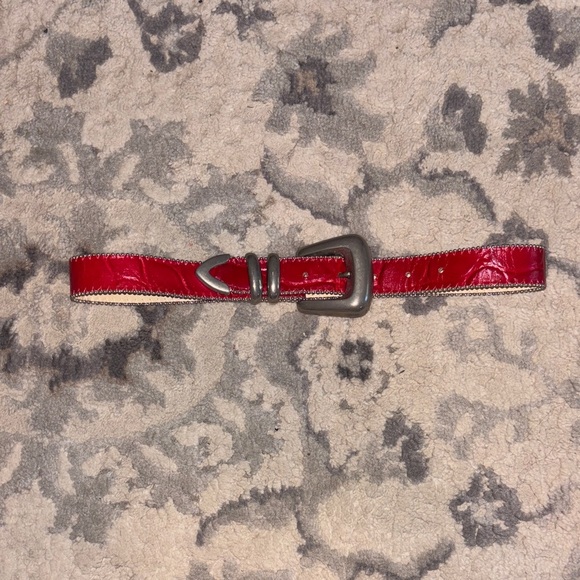 Vintage Champagne crocodile embossed leather belt/red silver - Picture 1 of 5